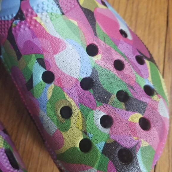 Crocs Classic Clogs Women's Size 7 - Picture 2 of 7